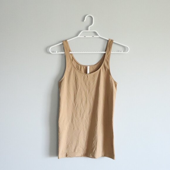 Aritzia Women's Sz M/L Tan Sleeveless Cami Stretch Crew Scoop Casual Tank Top - Picture 1 of 9